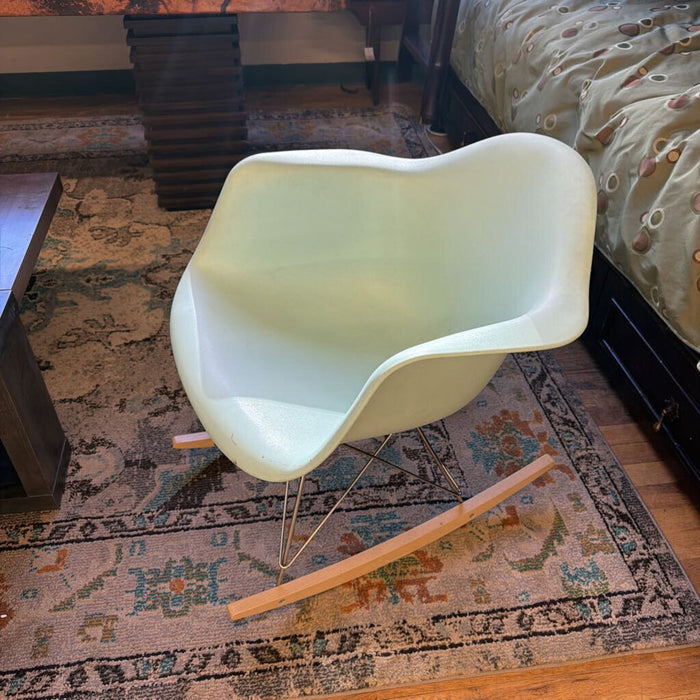 EAMES ROCKING CHAIR