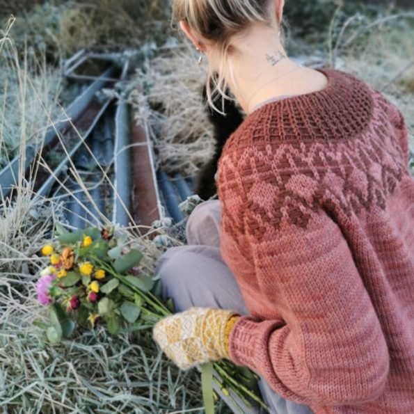 Issue Five Liminal Threads | Life In The Long Grass - This is Knit