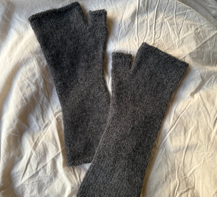 Penny Gloves Pattern Booklet | PetiteKnit - This is Knit