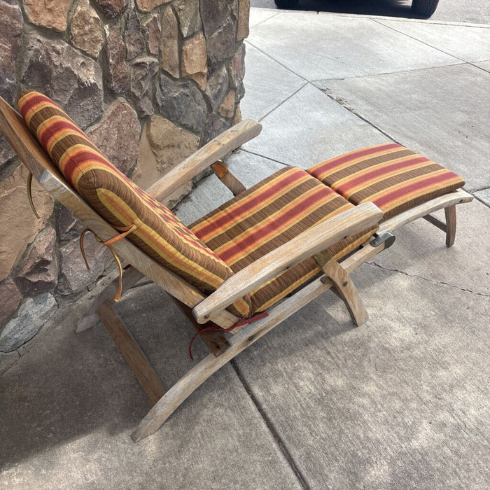 TEAK CHAISE W CUSHION