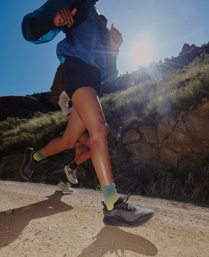 Women's Roam Trail Running Shoe  |  Black/Magnet
